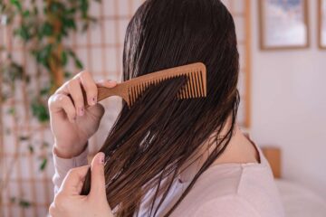 How to straighten your hair naturally at home without heat