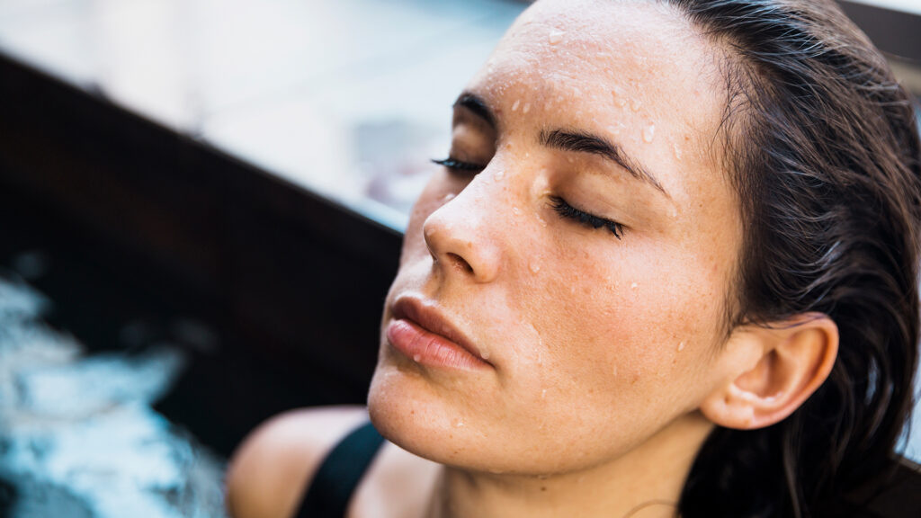 Tips to ace your sweat proof makeup this summer