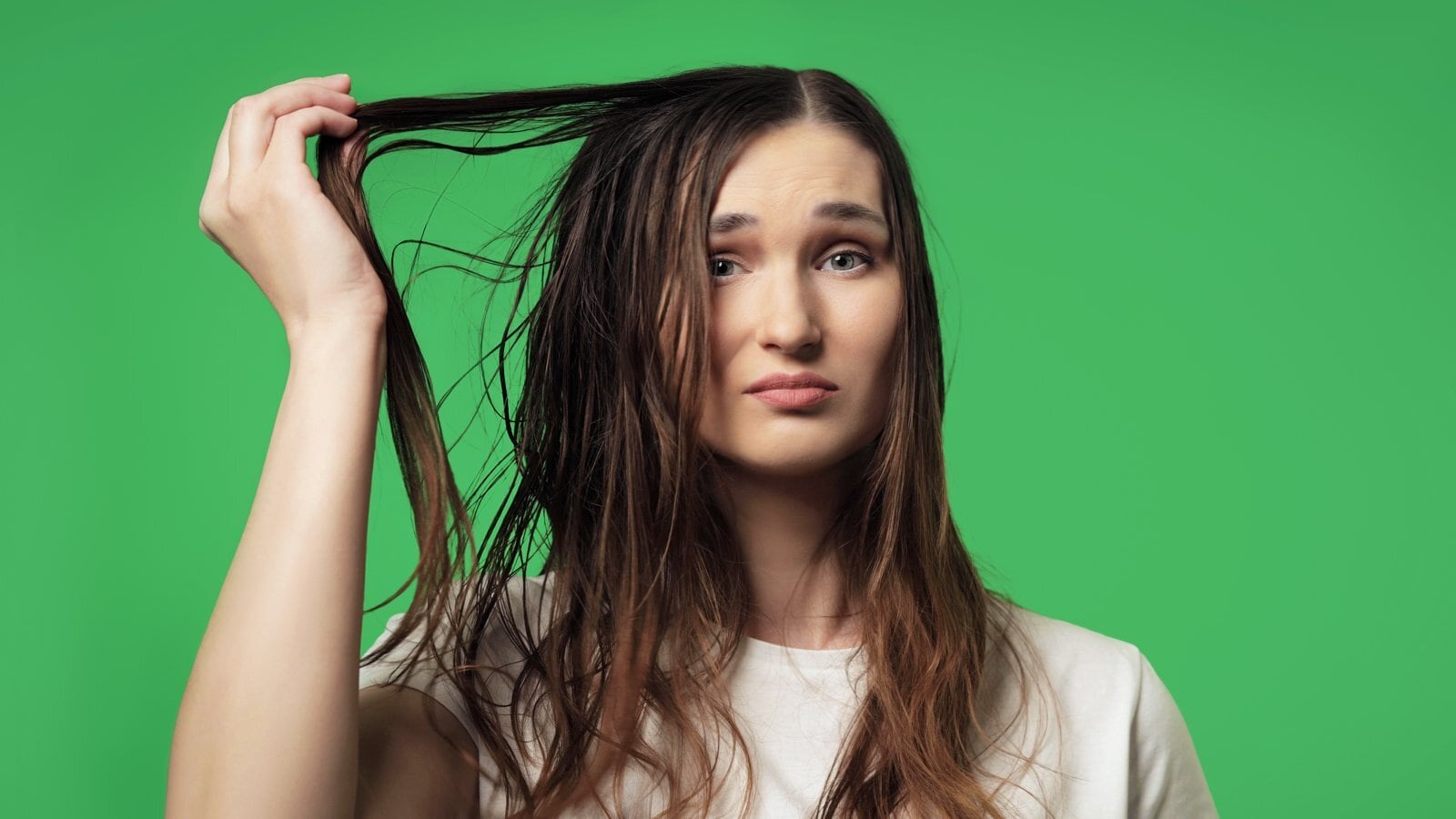 Tips to deal with oily hair in summers