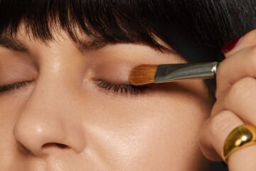 Ways to apply eyeshadow for beginners