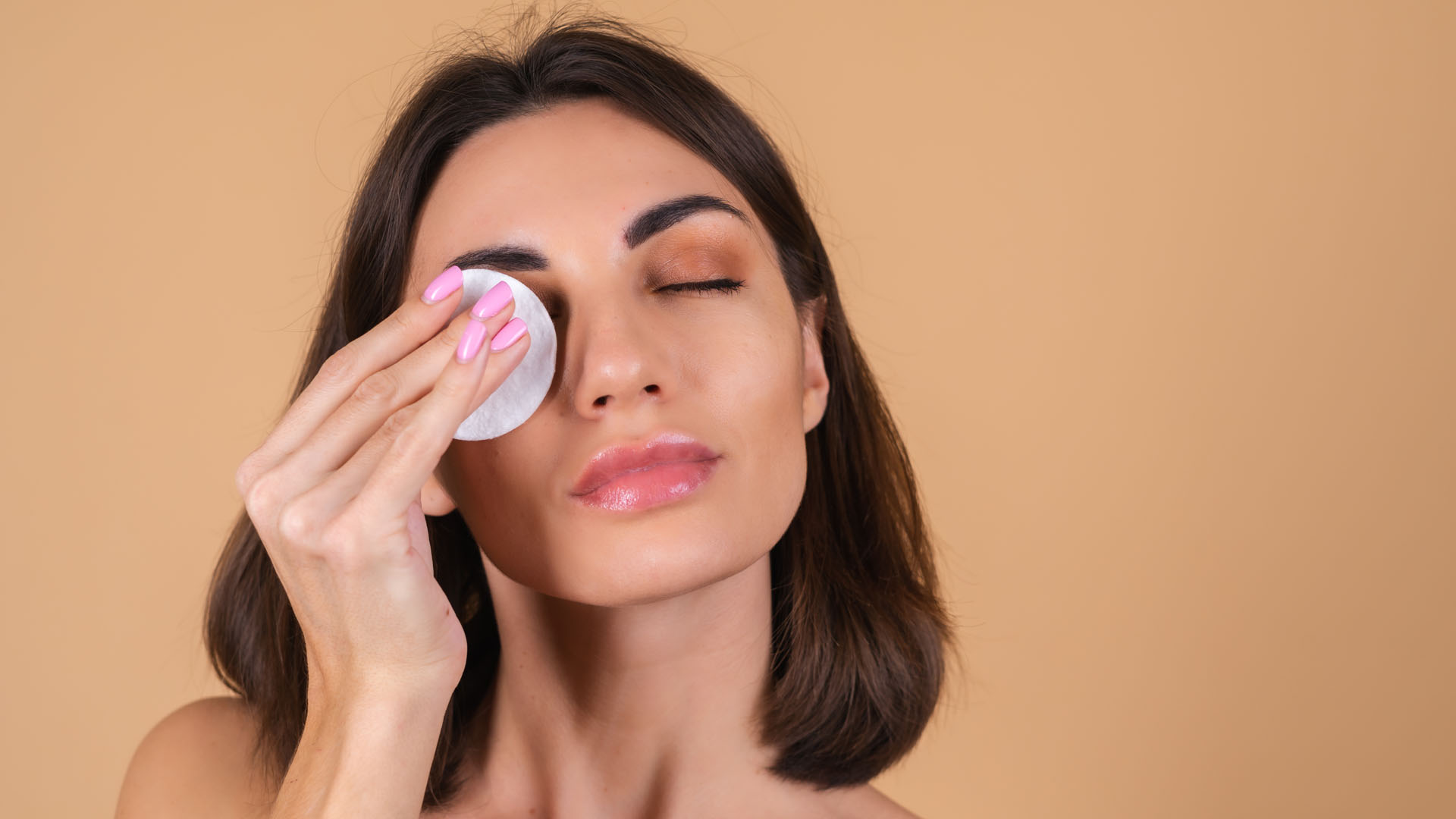 Makeup Removal Methods for cleaner and clearer skin