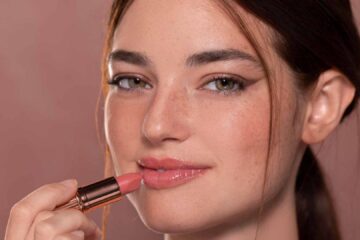 How to nail perfect nude makeup look in easy steps?
